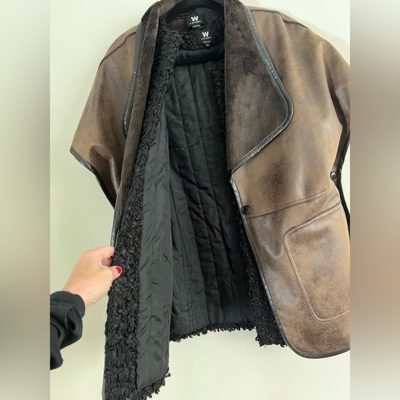 W By Worth 2 Piece Faux Shearling Vest. Like New. Size M - Picture 4 of 9